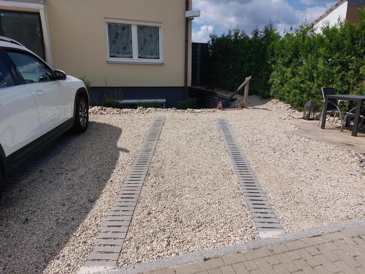 Modernes Souterrain Apartment Black Forest Mit Separatem Eingang Und Kfz-Stellplatz บัดเดอร์ไฮม์ ภายนอก รูปภาพ